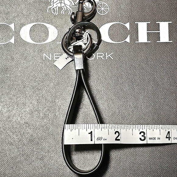(UNISEX)COACH LOOP KEY FOB IN SIGNATURE CANVAS (NWT) - Picture 6 of 8